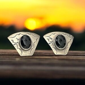 NAVAJO STERLING SILVER BLACK ONYX EARRINGS EXCELLENT CONDITION SIGNED